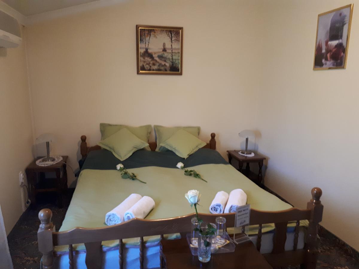 Business Club Selenca Bed & Breakfast Bac Bagian luar foto