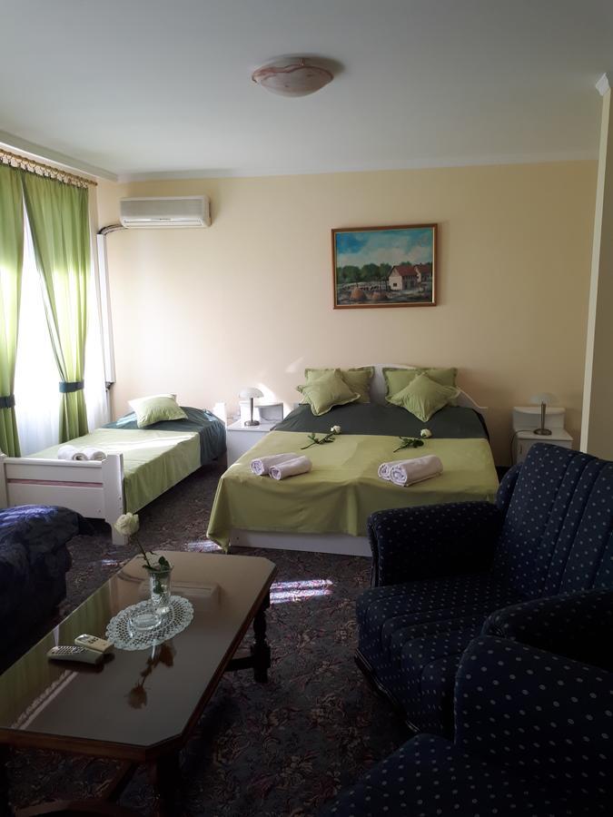 Business Club Selenca Bed & Breakfast Bac Bagian luar foto