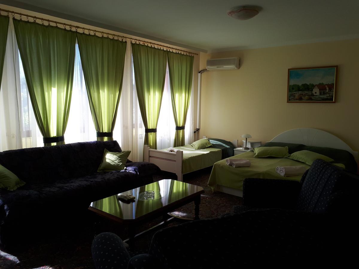 Business Club Selenca Bed & Breakfast Bac Bagian luar foto
