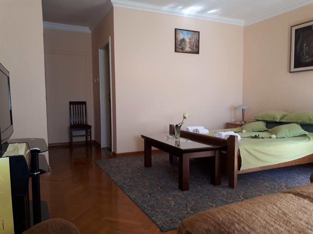 Business Club Selenca Bed & Breakfast Bac Bagian luar foto