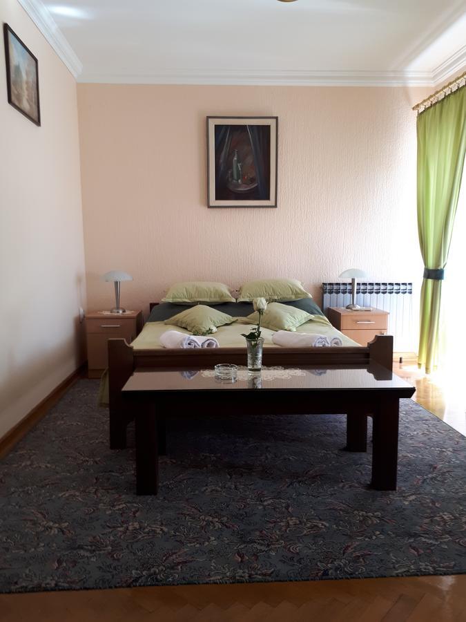 Business Club Selenca Bed & Breakfast Bac Bagian luar foto